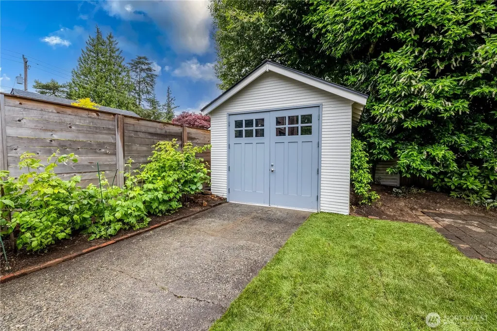 6848 31st Avenue NE Seattle WA 98115