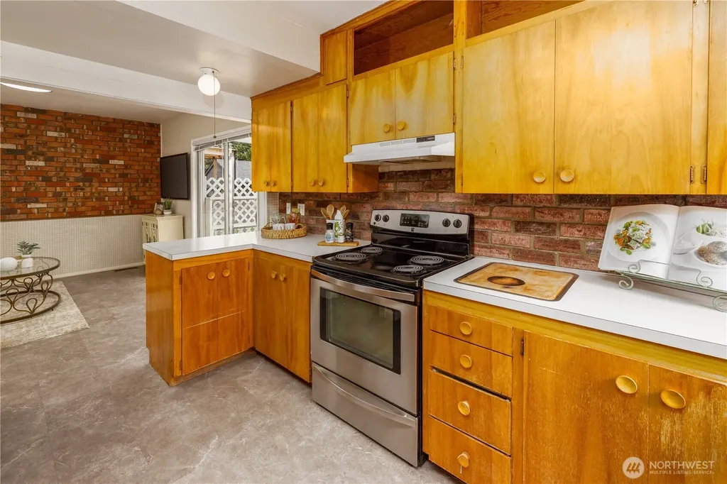 6848 31st Avenue NE Seattle WA 98115