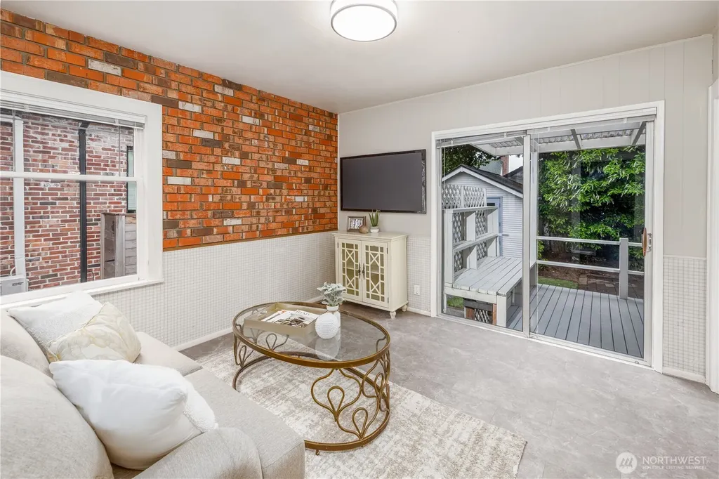 6848 31st Avenue NE Seattle WA 98115