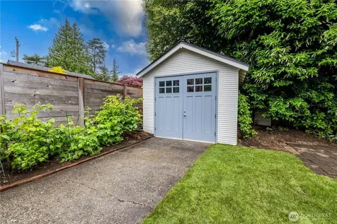 6848 31st Avenue NE Seattle WA 98115