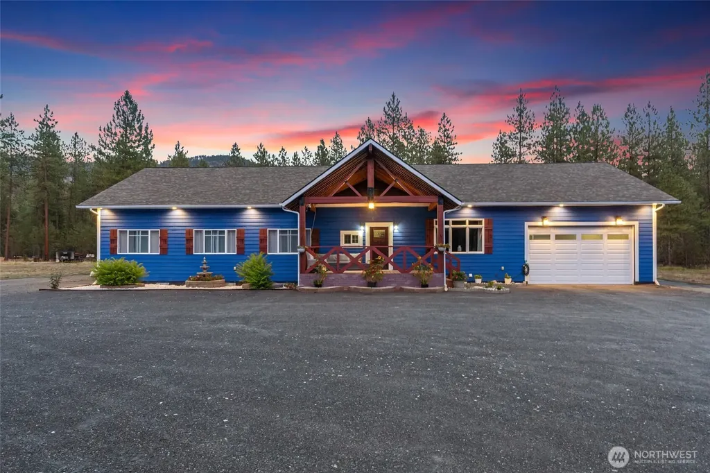 1196 Sunrise Way Evans WA 99126