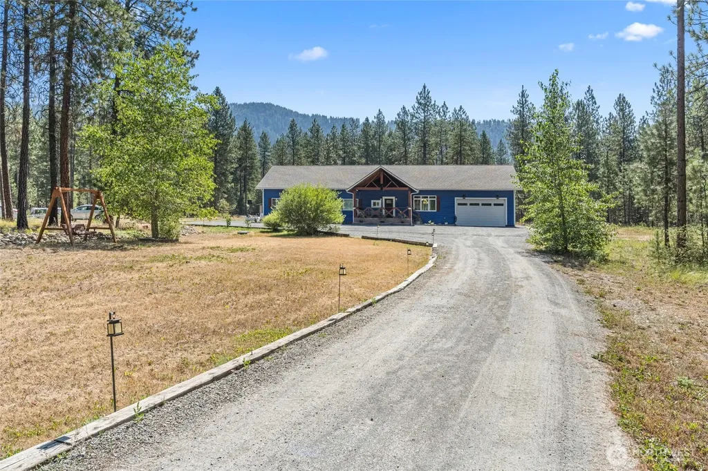 1196 Sunrise Way Evans WA 99126