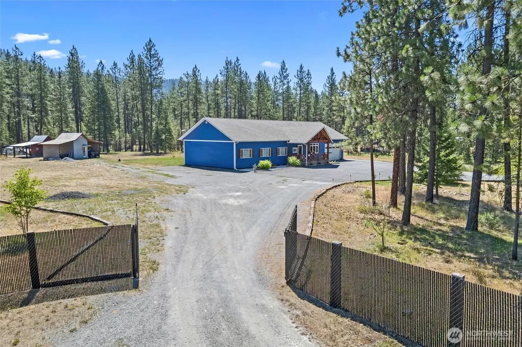 1196 Sunrise Way Evans WA 99126