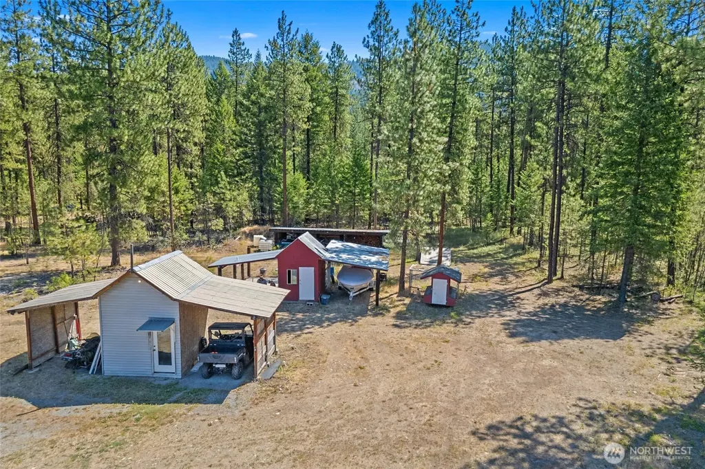 1196 Sunrise Way Evans WA 99126