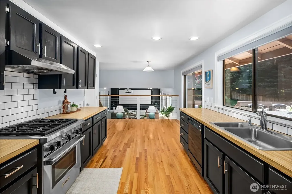 23707 NE 63rd Place Redmond WA 98053