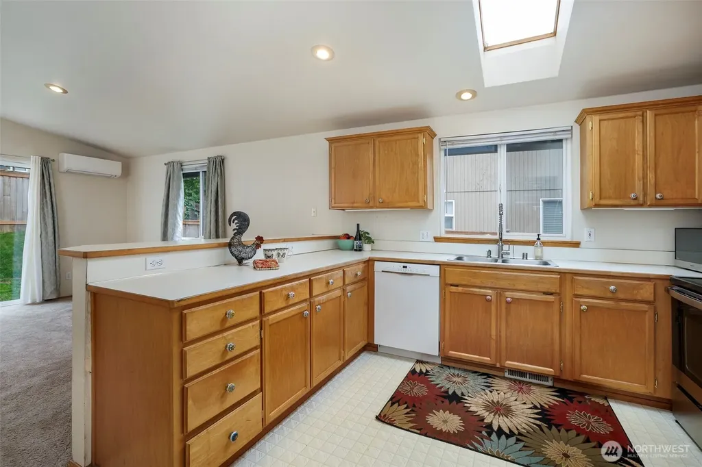 5034 39th Street NE Tacoma WA 98422