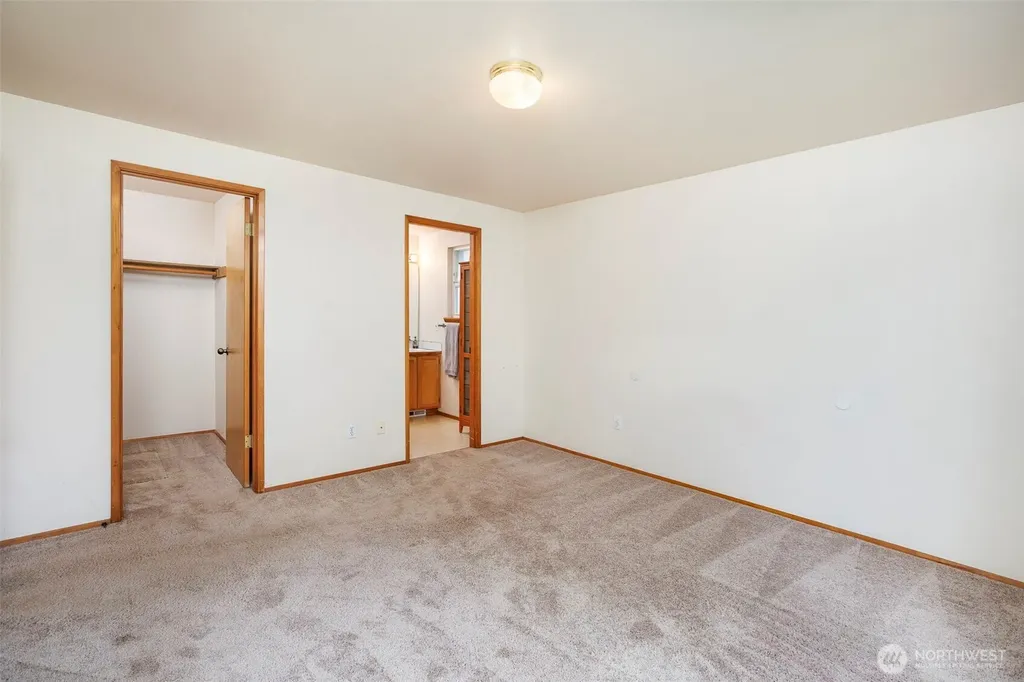 5034 39th Street NE Tacoma WA 98422