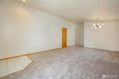 5034 39th Street NE Tacoma WA 98422