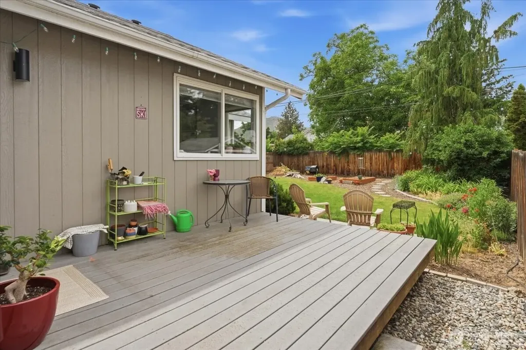 1002 Vassar Avenue Wenatchee WA 98801