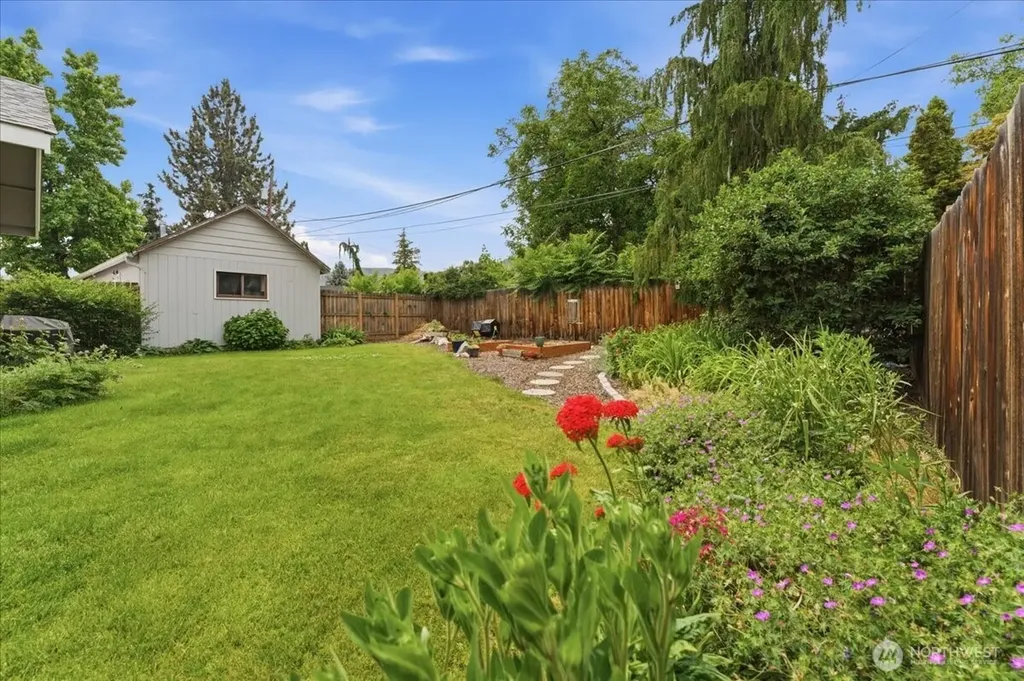 1002 Vassar Avenue Wenatchee WA 98801