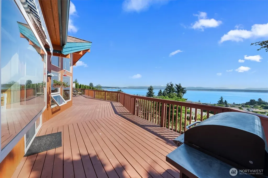 1489 Crestview Drive Camano Island WA 98282