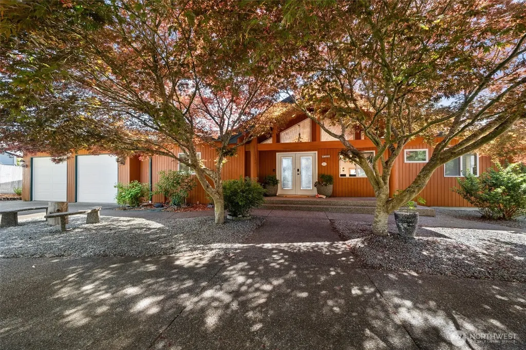 1489 Crestview Drive Camano Island WA 98282