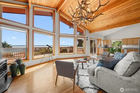1489 Crestview Drive Camano Island WA 98282