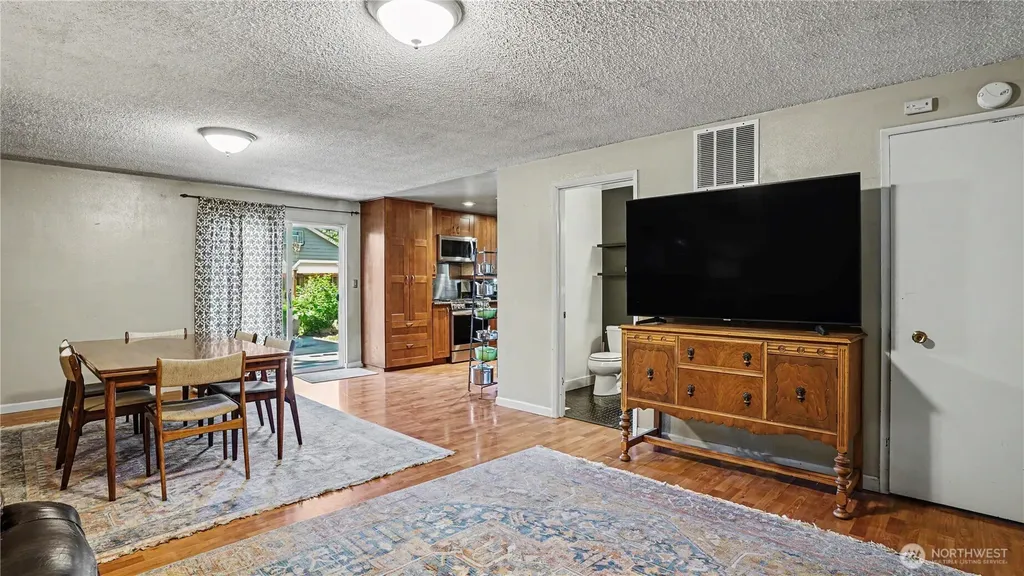 23719 99th Avenue S Kent WA 98031