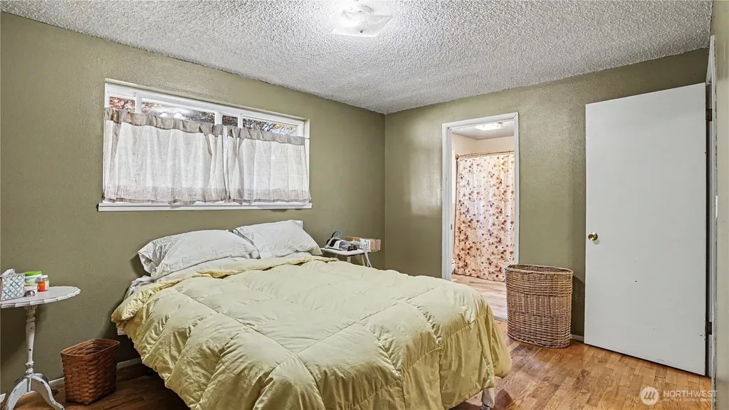 23719 99th Avenue S Kent WA 98031