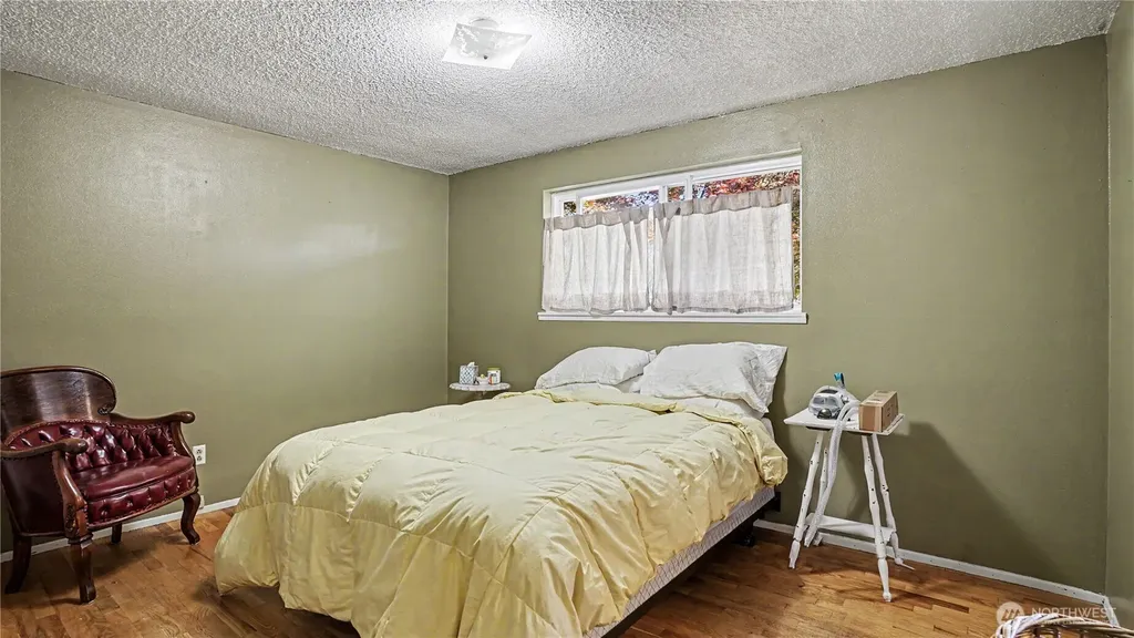 23719 99th Avenue S Kent WA 98031