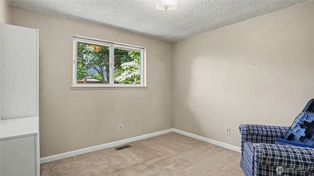 23719 99th Avenue S Kent WA 98031
