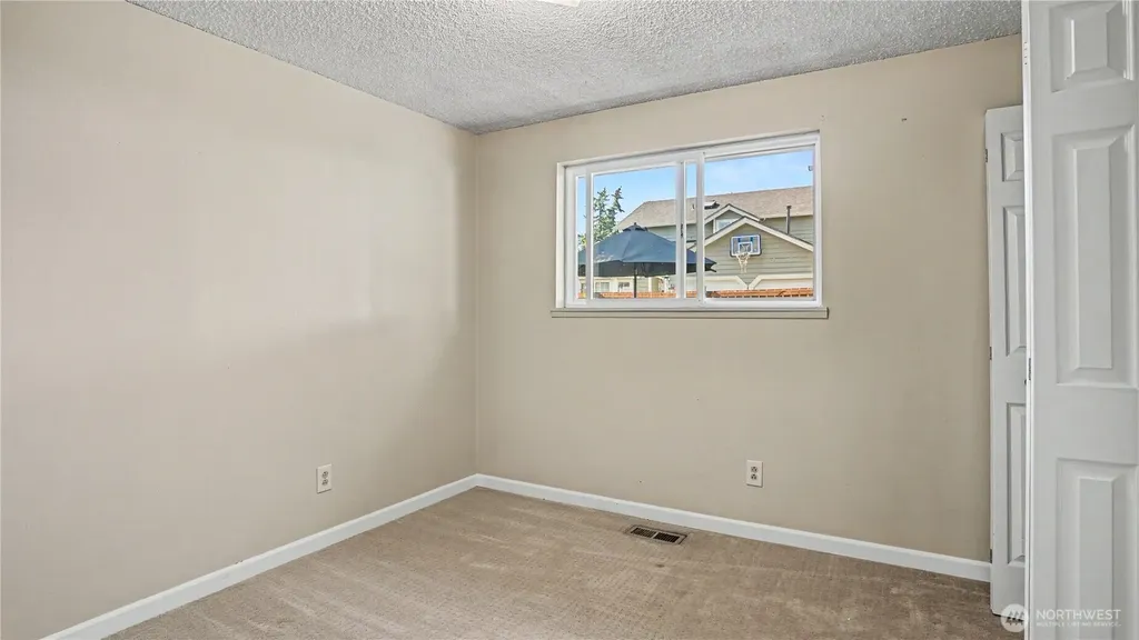 23719 99th Avenue S Kent WA 98031