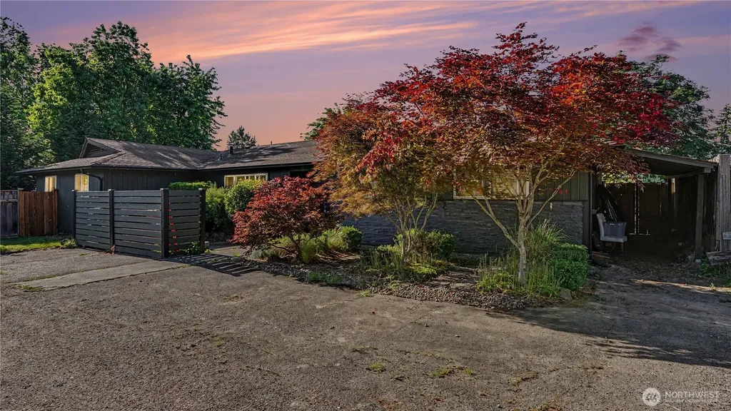 23719 99th Avenue S Kent WA 98031