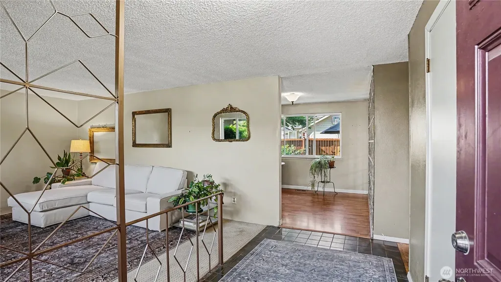 23719 99th Avenue S Kent WA 98031