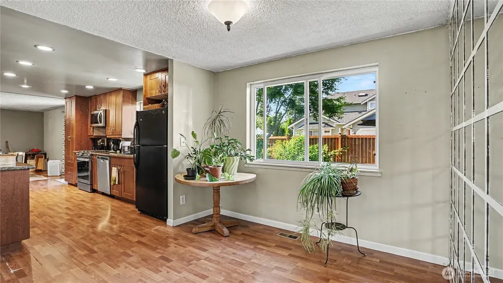 23719 99th Avenue S Kent WA 98031