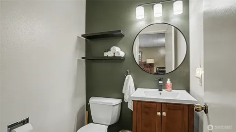 23719 99th Avenue S Kent WA 98031