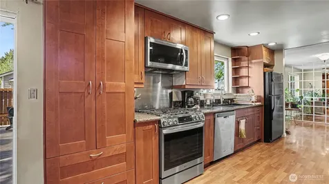 23719 99th Avenue S Kent WA 98031