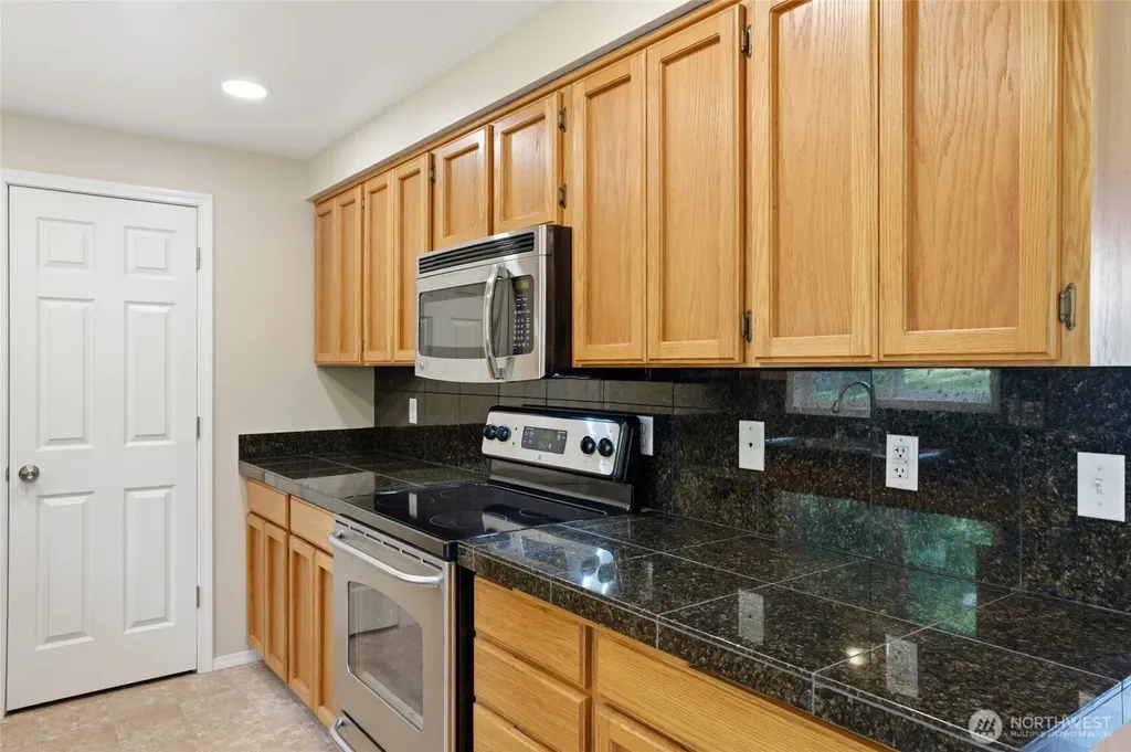511 W 3rd Street La Center WA 98629