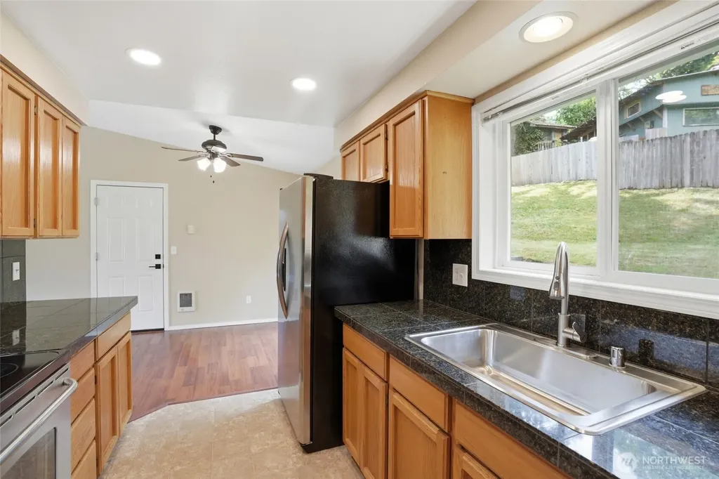 511 W 3rd Street La Center WA 98629