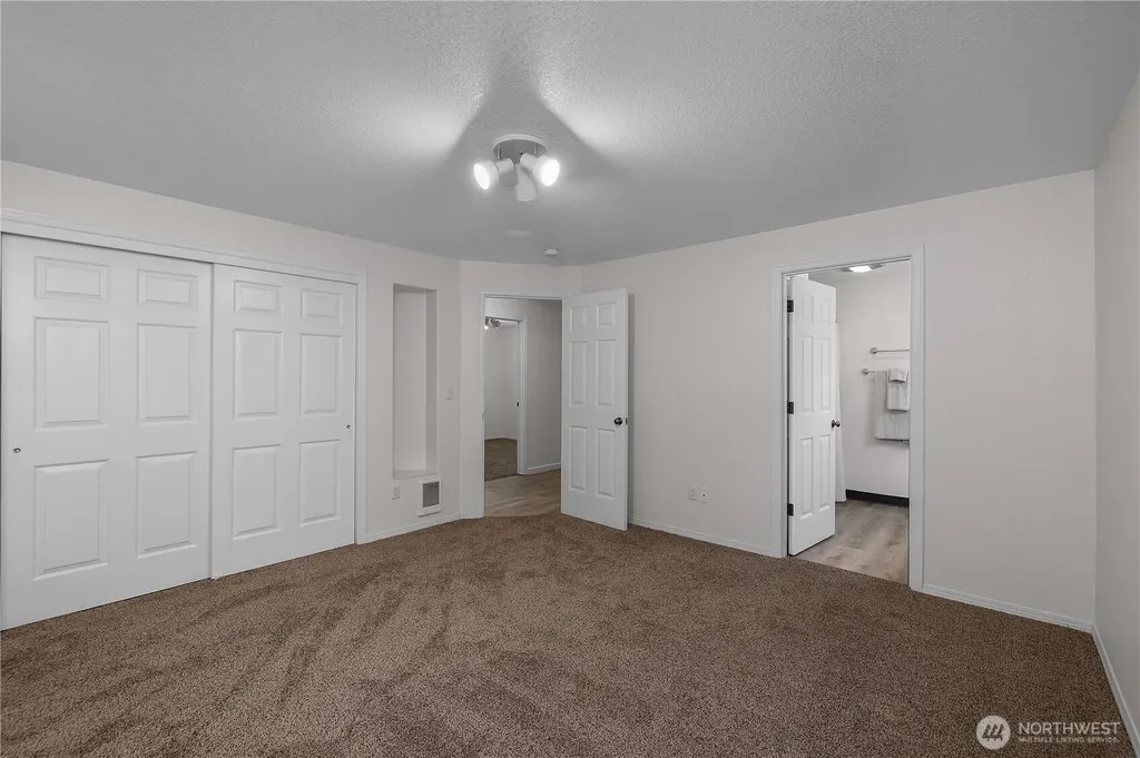 402 E Hiawatha Boulevard Shelton WA 98584