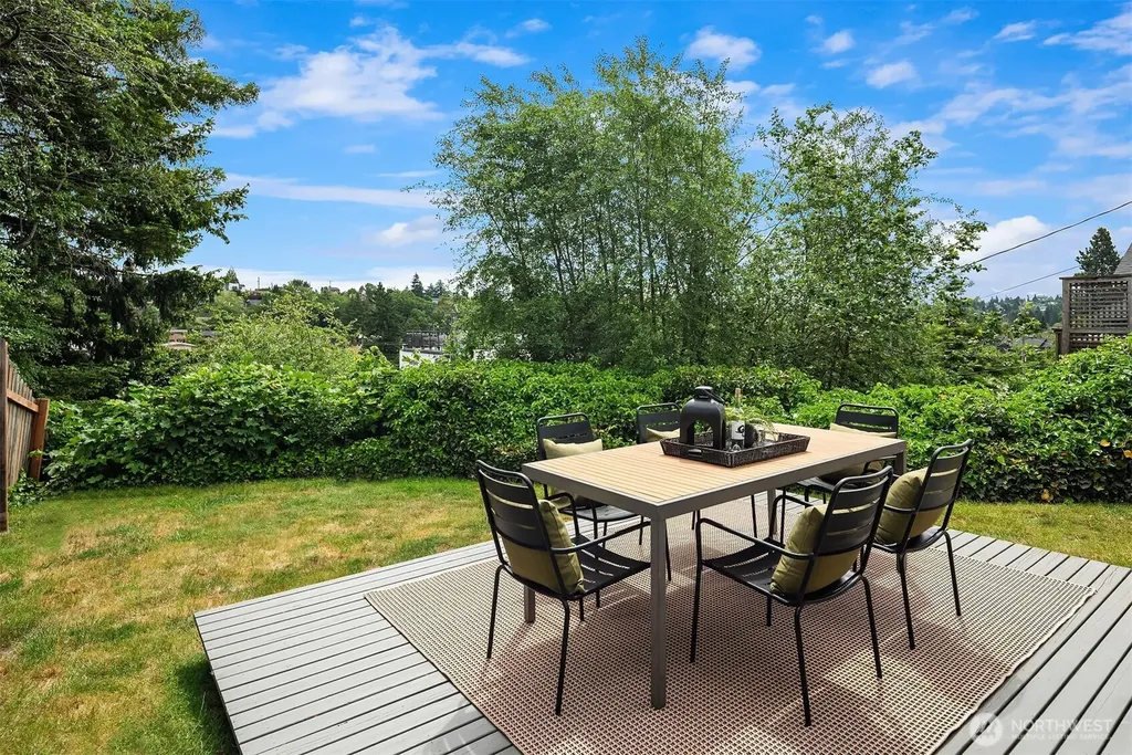 5028 41st Avenue SW Seattle WA 98136