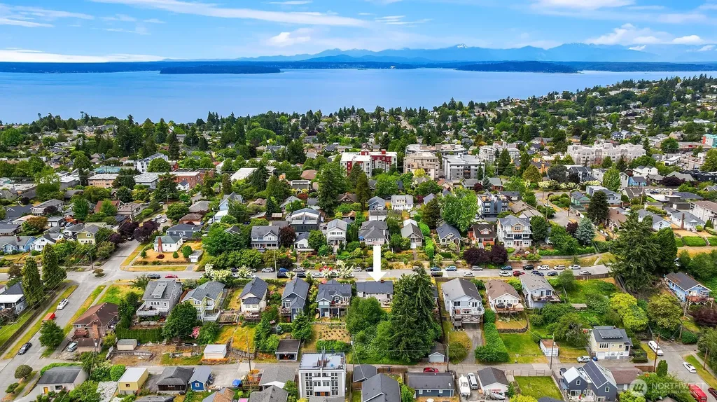 5028 41st Avenue SW Seattle WA 98136