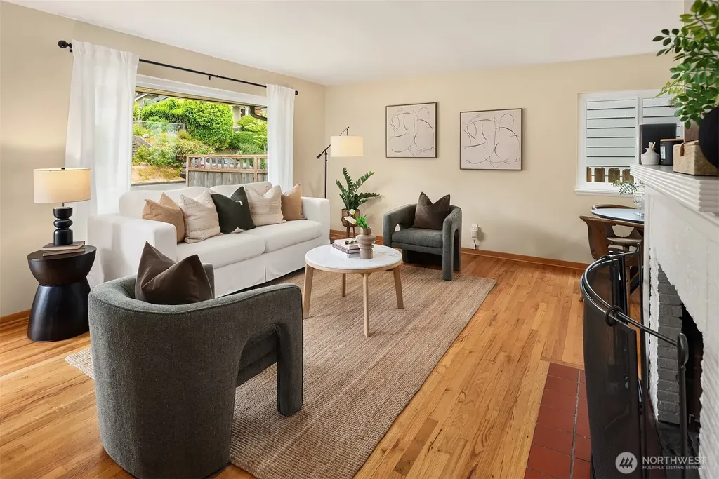 5028 41st Avenue SW Seattle WA 98136