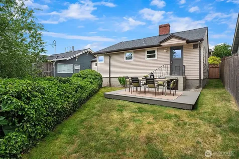 5028 41st Avenue SW Seattle WA 98136