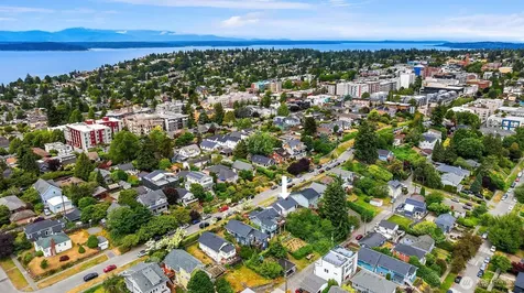 5028 41st Avenue SW Seattle WA 98136