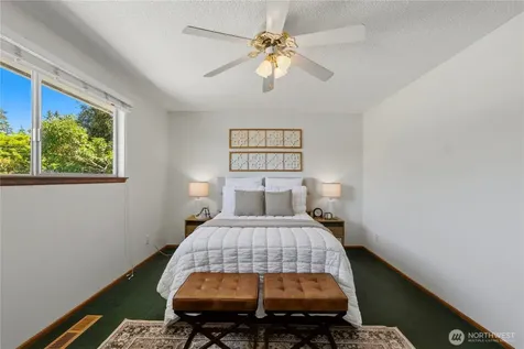 918 Manor Drive Fircrest WA 98466
