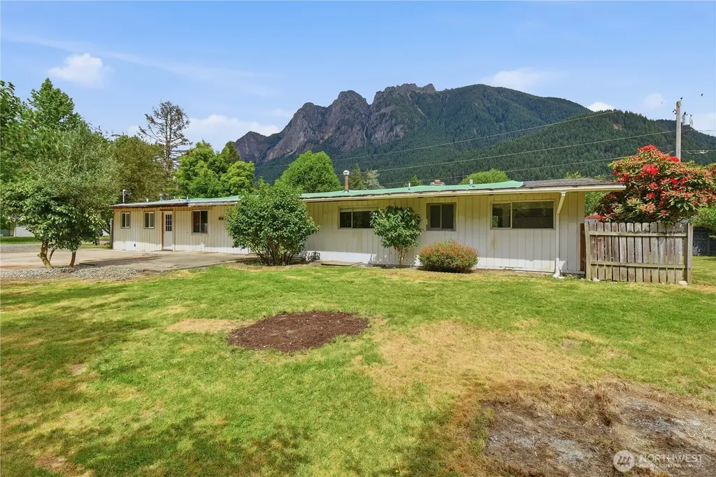 817 NE 10th Street North Bend WA 98045