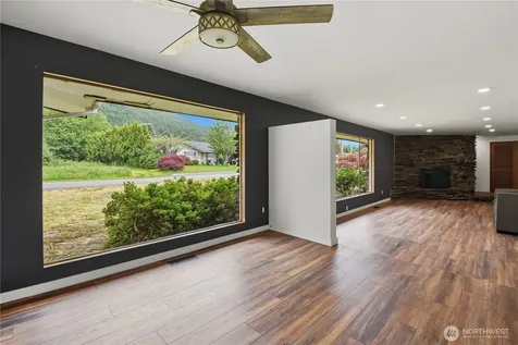 817 NE 10th Street North Bend WA 98045