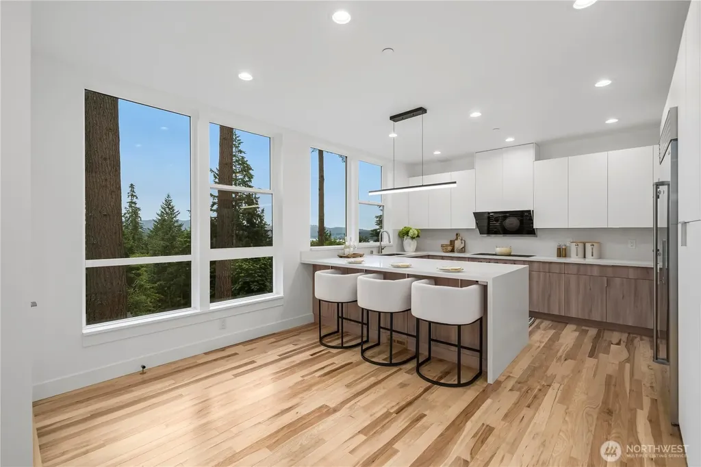 21037 NE 15th Street Sammamish WA 98074