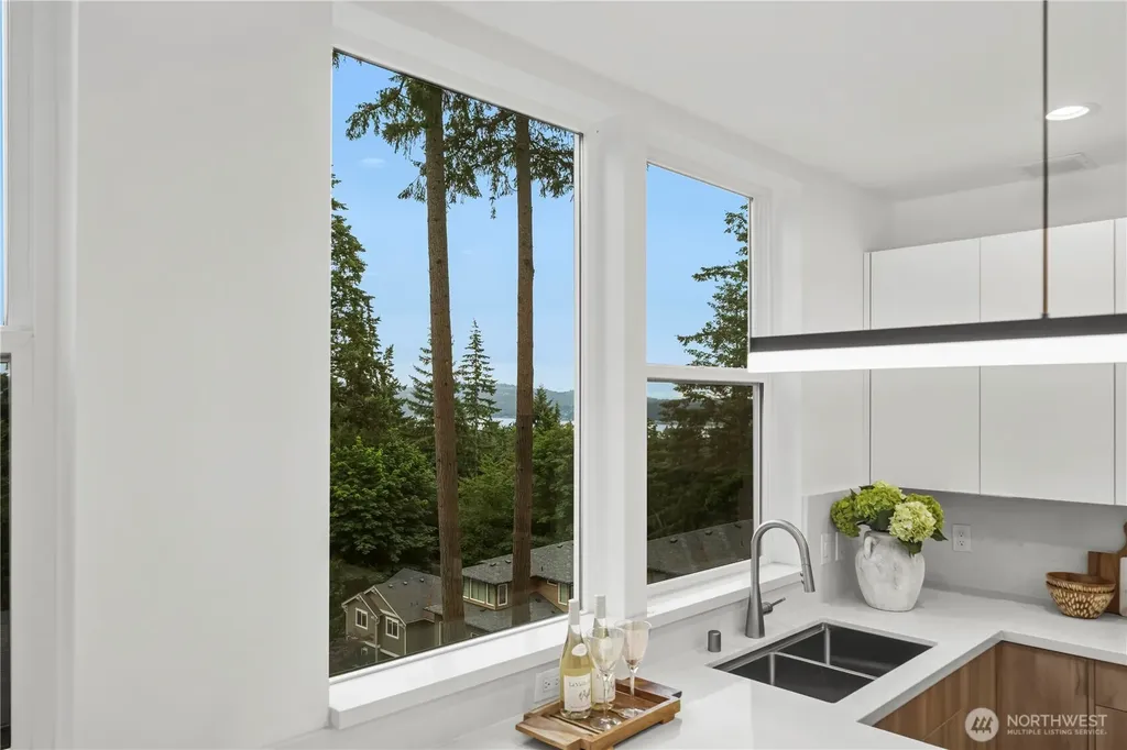 21037 NE 15th Street Sammamish WA 98074