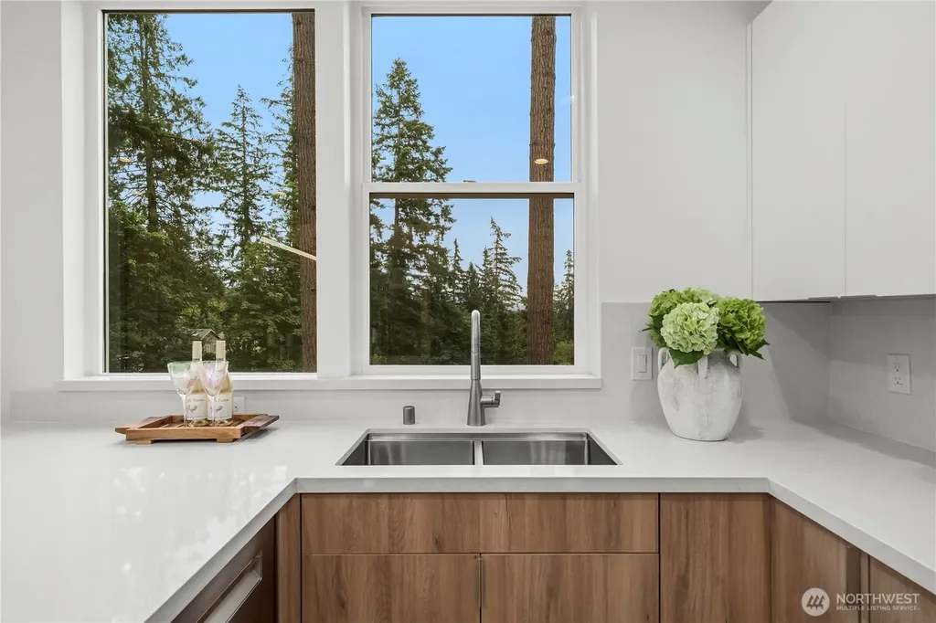 21037 NE 15th Street Sammamish WA 98074