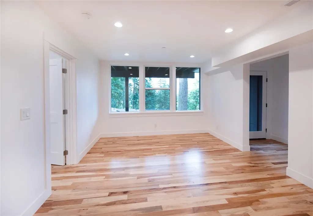 21037 NE 15th Street Sammamish WA 98074