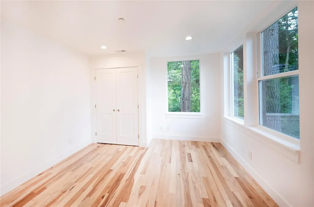 21037 NE 15th Street Sammamish WA 98074