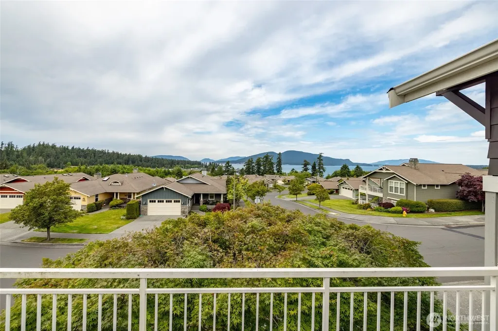 4903 Portalis Way Anacortes WA 98221