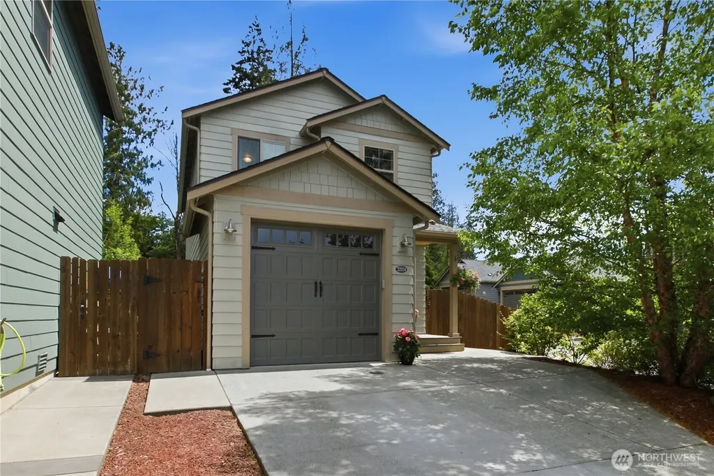22224 Lydia Way NE Poulsbo WA 98370