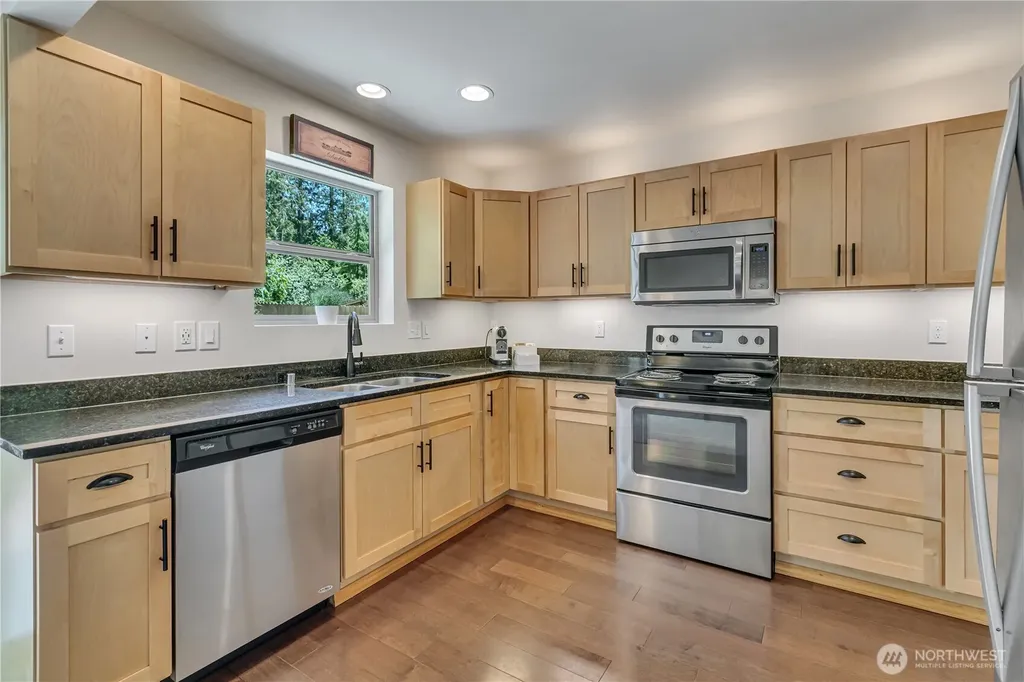 22224 Lydia Way NE Poulsbo WA 98370