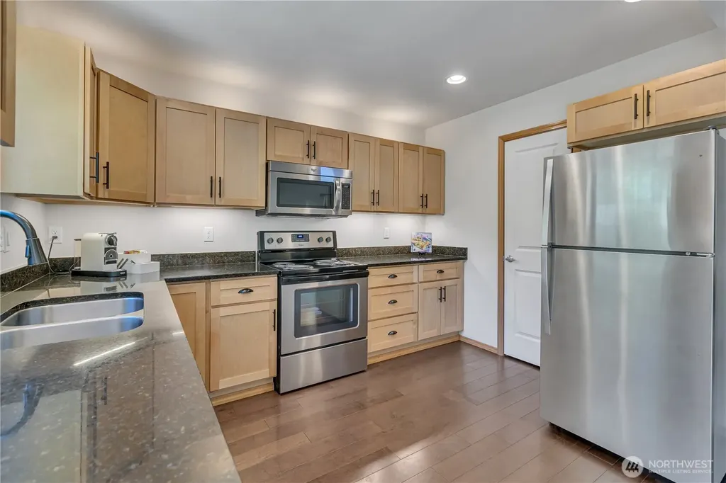 22224 Lydia Way NE Poulsbo WA 98370