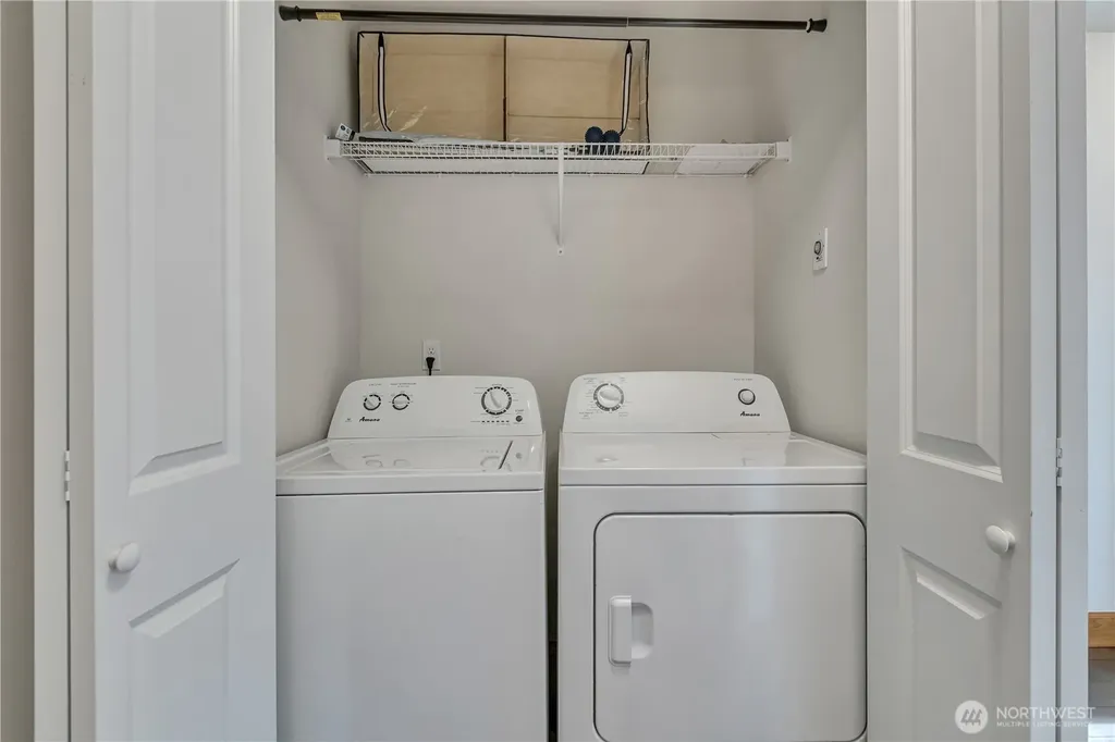 22224 Lydia Way NE Poulsbo WA 98370