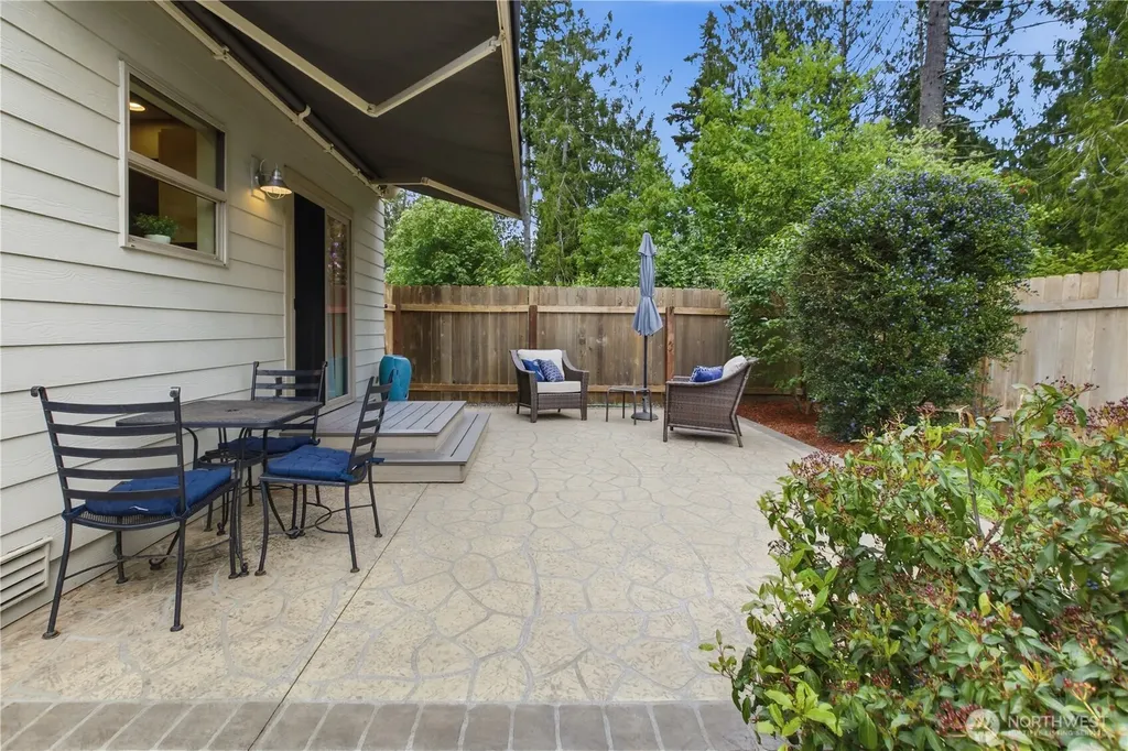 22224 Lydia Way NE Poulsbo WA 98370