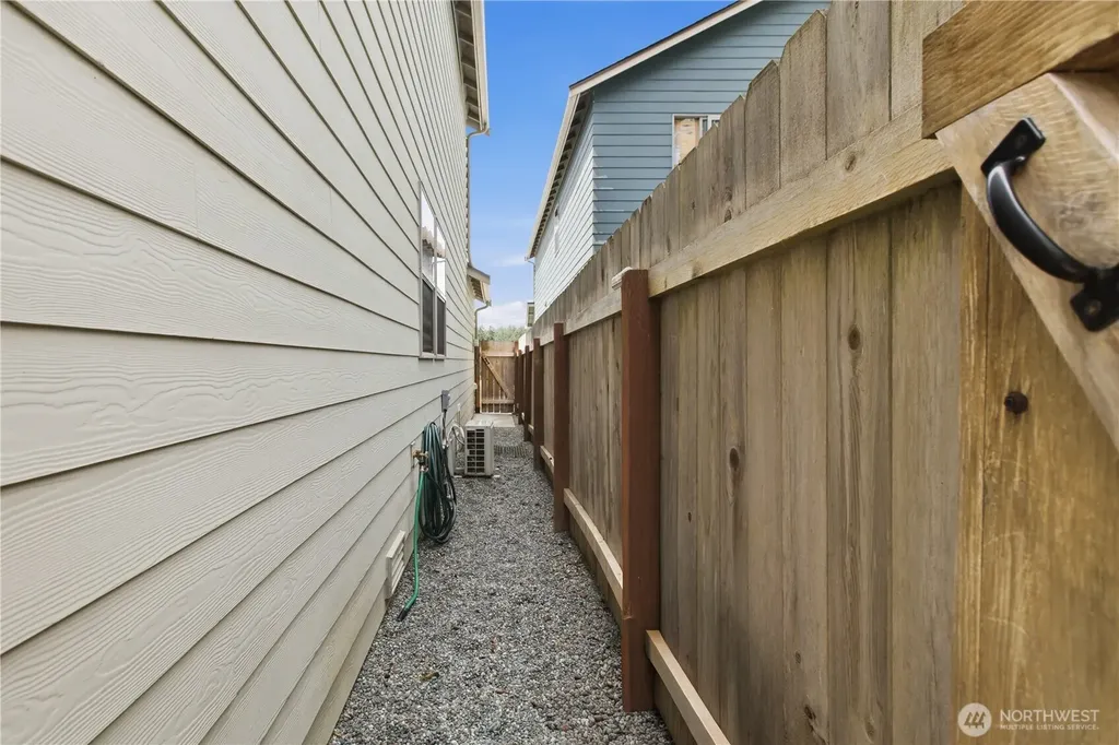 22224 Lydia Way NE Poulsbo WA 98370
